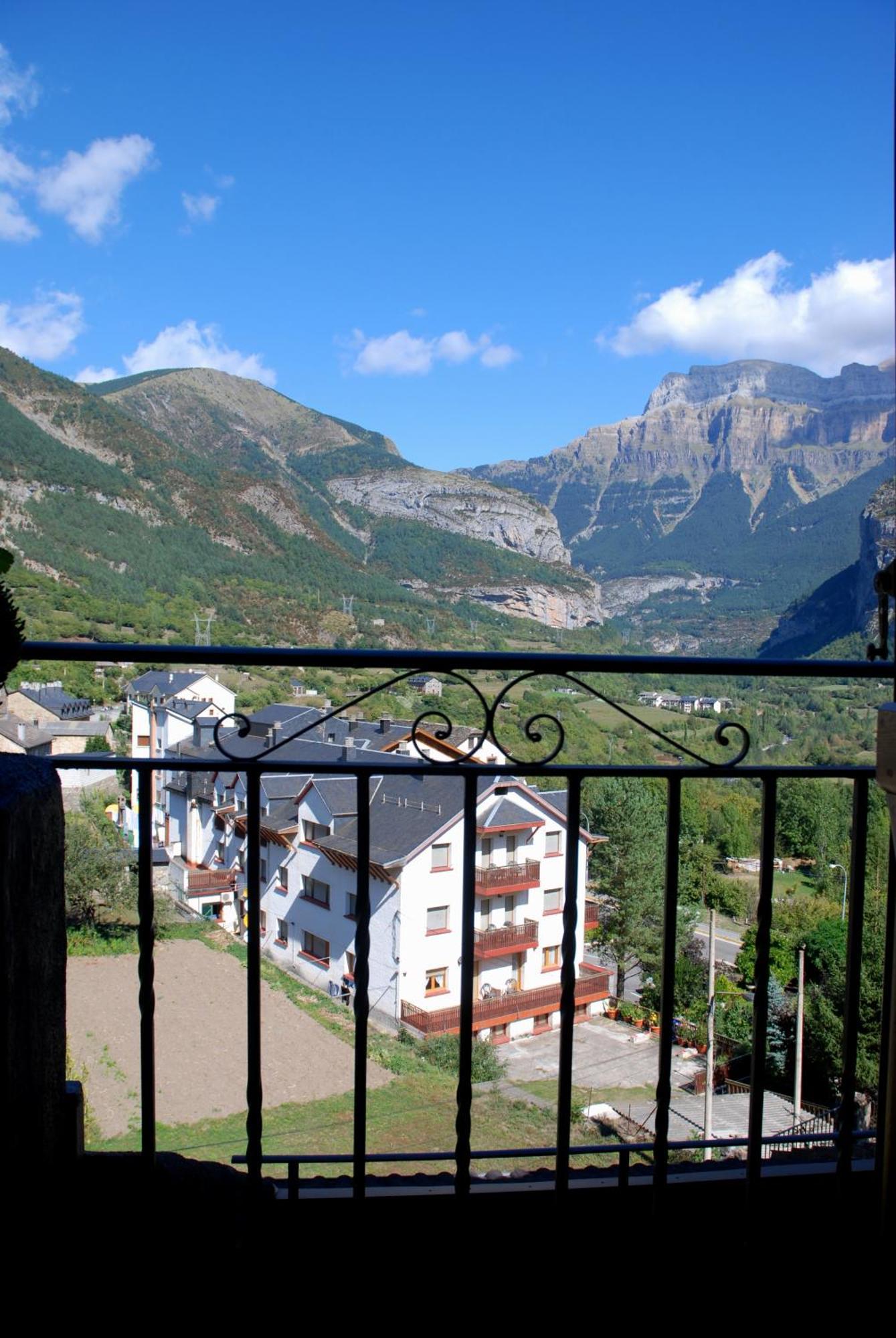 Apartamento El Patio Casa Cajal Torla Luaran gambar